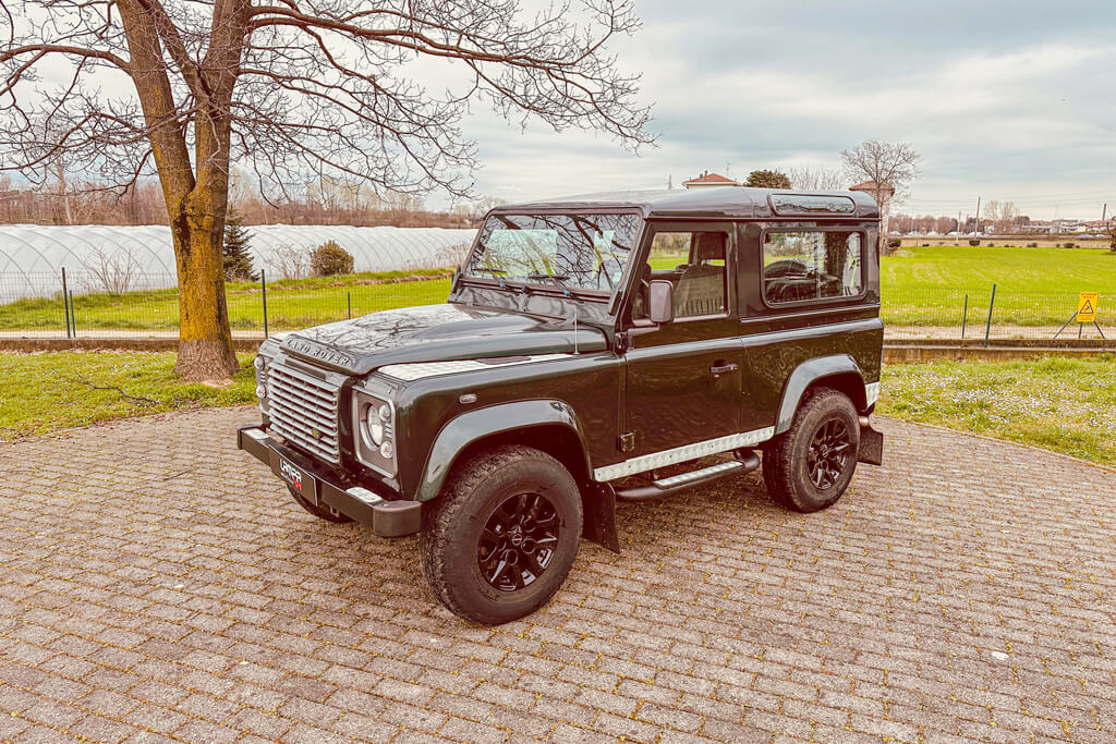 Land Rover Defender TD4 2.4